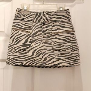 EUC Old Navy Girl's 4 Cute Trendy Zebra Skirt with 4 Zipper Pockets